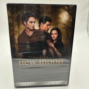 Twilight Saga: New Moon DVD - Black Cover